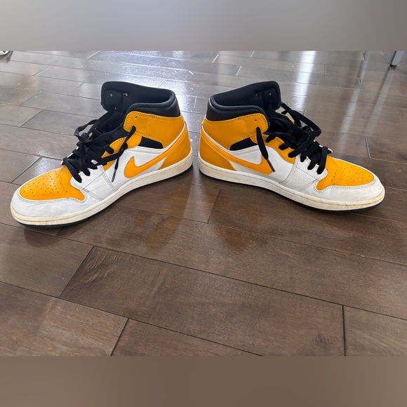 Yellow and Black High-Top Sneakers Nike Air Jordans - Picture 5 of 8